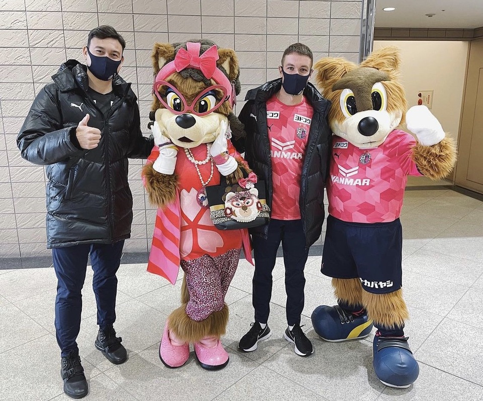 Bí quyết yêu xa bền chặt của thủ thành Đặng Văn Lâm và bạn gái nóng bỏng - 7