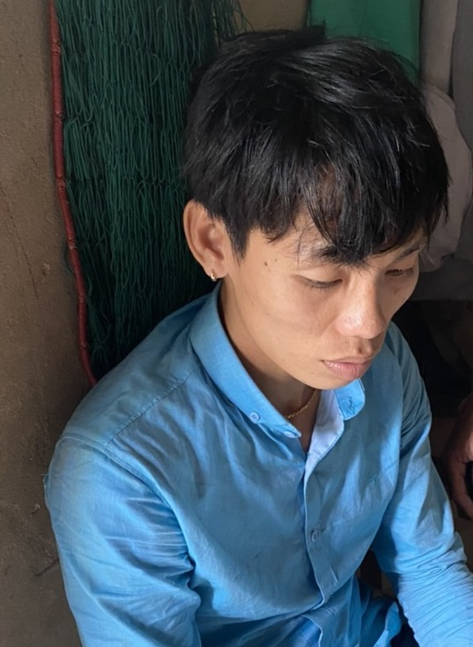 Bị bắt vì tội bán ma túy và tàng trữ hung khí nguy hiểm - 1 Bị bắt vì tội bán ma túy và tàng trữ hung khí nguy hiểm - 1