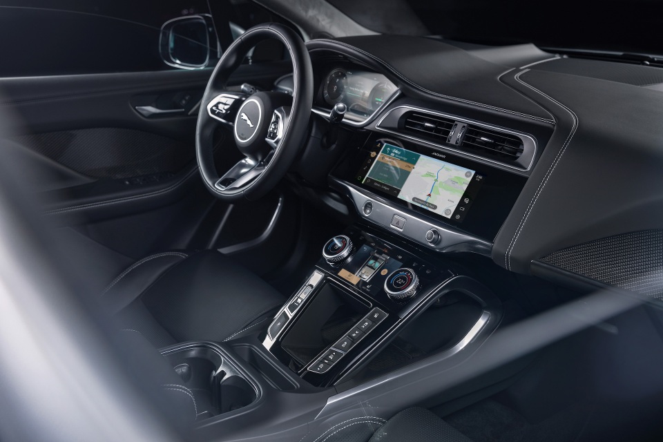 Jaguar I-Pace thông minh hơn, sạc điện nhanh hơn - 5 Jaguar I-Pace thông minh hơn, sạc điện nhanh hơn - 5