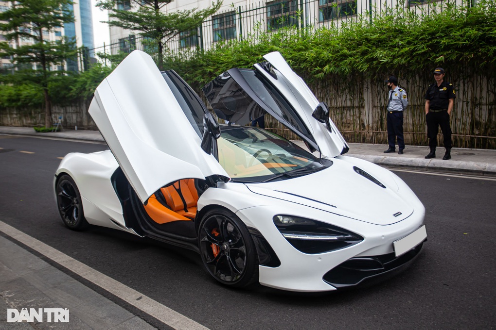 Siêu xe McLaren 720S đầu tiên về Việt Nam bán lại ngang giá Lexus LX600 mới - 8 Siêu xe McLaren 720S đầu tiên về Việt Nam bán lại ngang giá Lexus LX600 mới - 8