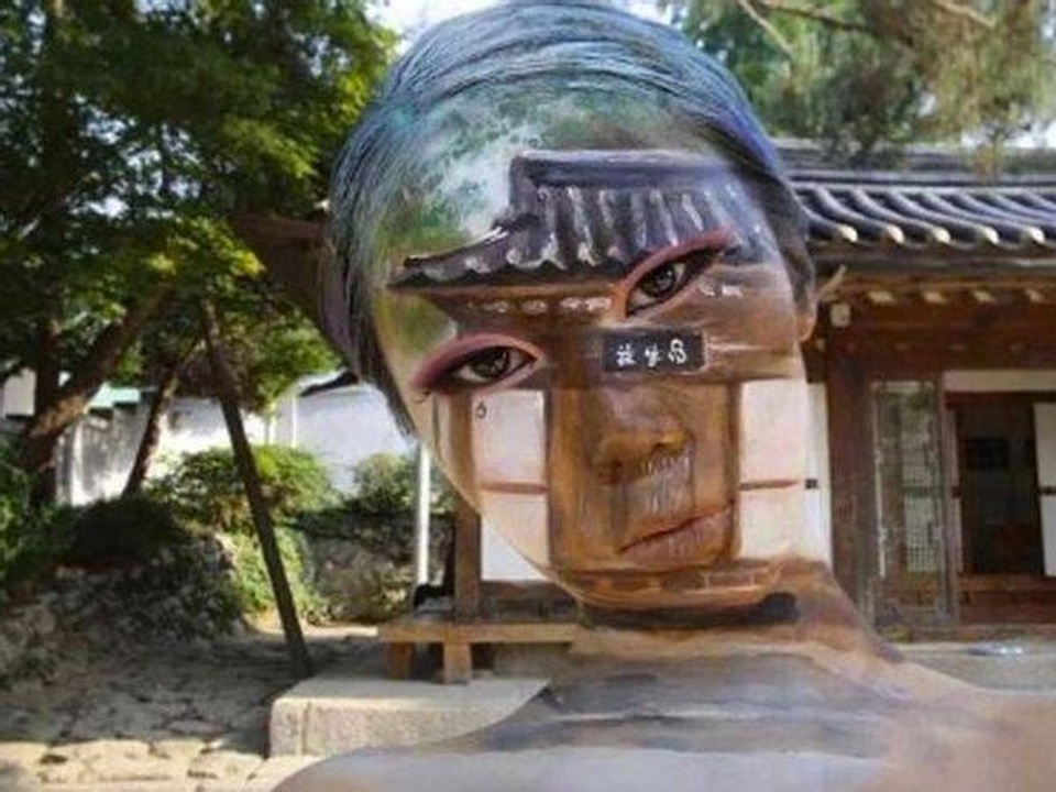 Cô gái tàng hình - Đỉnh cao nghệ thuật vẽ trên cơ thể - 1 Cô gái tàng hình - Đỉnh cao nghệ thuật vẽ trên cơ thể - 1