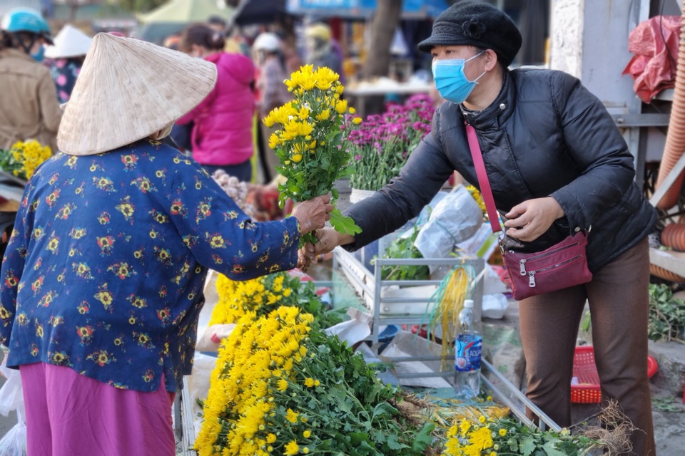 Nhộn nhịp phiên chợ Tết ngày cuối năm - 5 Nhộn nhịp phiên chợ Tết ngày cuối năm - 5