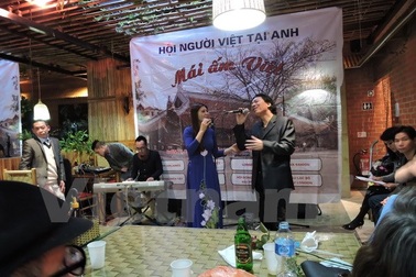 Kiều bào tại Anh hội ngộ tại sự kiện "Mái ấm Việt" 2016