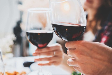 Uống rượu vang đỏ có thể giúp đường ruột khỏe mạnh