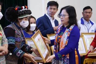 Thứ trưởng Bộ GD-ĐT: "Chính thầy cô khơi dậy khát vọng cho học sinh"