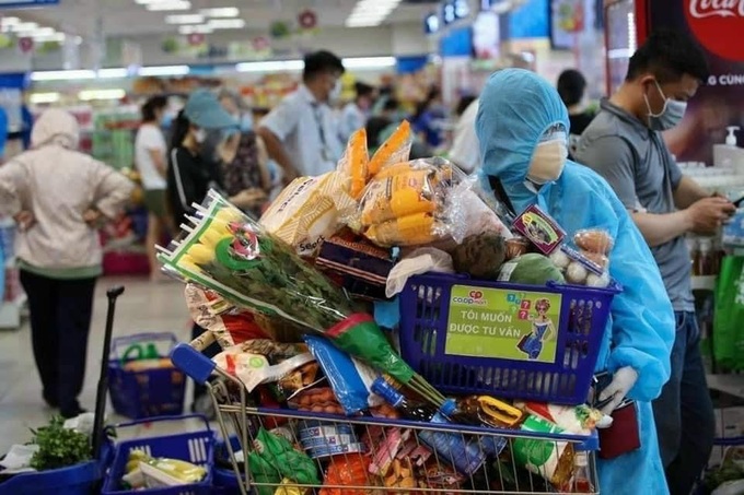 Nhìn cảnh người dân TP.HCM chen nhau đi siêu thị &quot;rùn mình&quot; nếu như trở thành ngày &quot;siêu lây nhiễm&quot; - Ảnh 2.