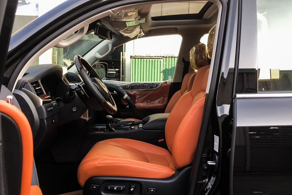 Lexus LX570 Super Sport 2021: Thay đổi nhẹ nhưng đại gia Việt vẫn săn đón - 5 Lexus LX570 Super Sport 2021: Thay đổi nhẹ nhưng đại gia Việt vẫn săn đón - 5
