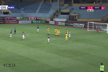 Quang Hải đá phạt tuyệt đẹp vào lưới Khánh Hoà