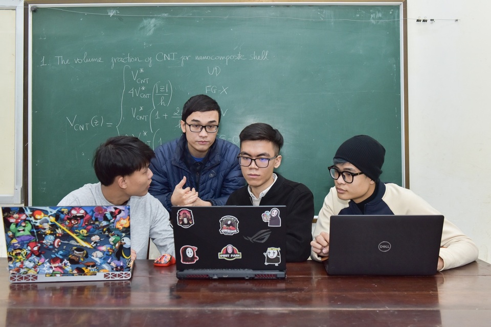 SV Việt Hoàng - trường hợp chưa từng có trong lịch sử Bách khoa Hà Nội - 2 SV Việt Hoàng - trường hợp chưa từng có trong lịch sử Bách khoa Hà Nội - 2