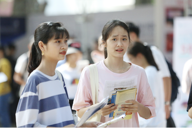 Bộ GD&ĐT lên tiếng về một số trường đại học tự chủ tăng học phí quá cao