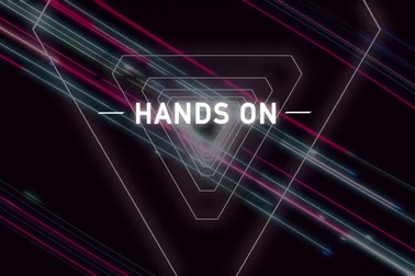 Galaxy TabPro S là sản phẩm để cạnh tranh với Surface Pro và iPad Pro trên phân khúc máy tính bảng cao cấp