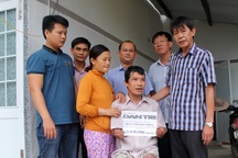 Bạn đọc giúp đỡ người đàn ông cụt 2 tay gần 64 triệu đồng
