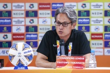 Đội nhà thua Hà Nội FC, HLV Wuhan Three Towns đổ lỗi cho sân Mỹ Đình