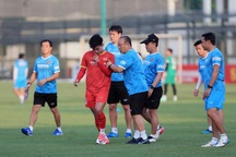 Vì sao HLV Park không sử dụng ba tân binh ở cuộc đấu Saudi Arabia?