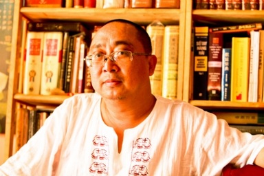 "Đàm Vĩnh Hưng mượn khán giả làm rào chắn"