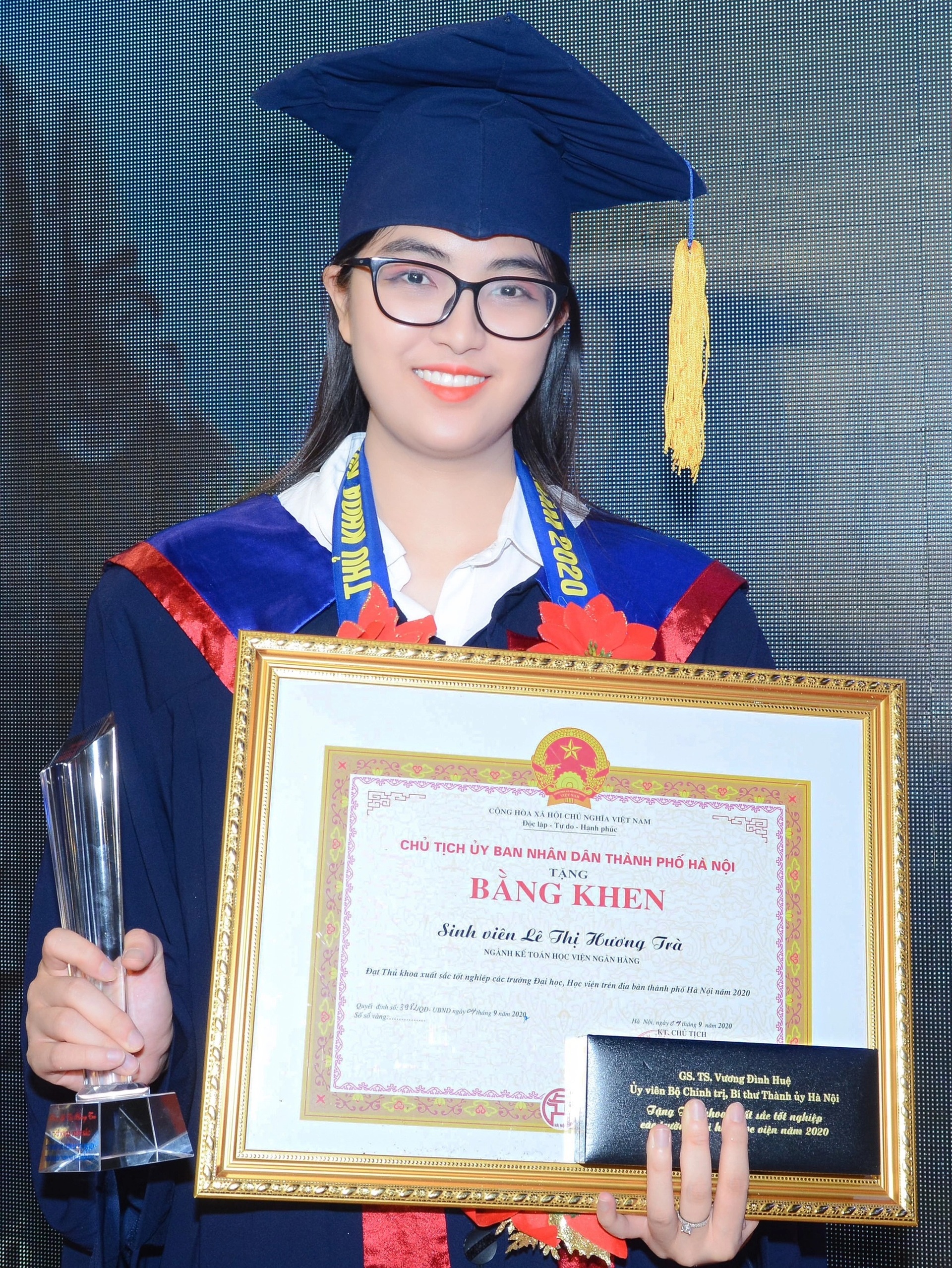 Hai thầy cô Gen Z và cơ duyên trở thành Nhà giáo trẻ tiêu biểu 2024 - 3 Hai thầy cô Gen Z và cơ duyên trở thành Nhà giáo trẻ tiêu biểu 2024 - 3