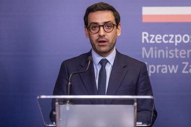 Pháp cam kết không đưa quân vào Ukraine