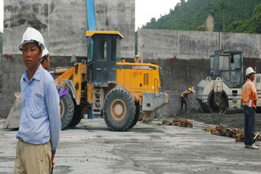 Phạt nhà thầu Trung Quốc đang xây dựng Thủy điện ở Việt Nam