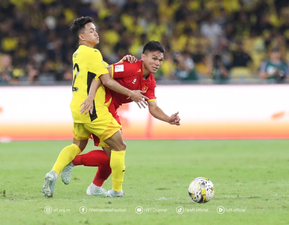 Chuyên gia: “Malaysia thắng đậm tuyển Việt Nam chưa hẳn nhờ nhập tịch” - 3 Chuyên gia: “Malaysia thắng đậm tuyển Việt Nam chưa hẳn nhờ nhập tịch” - 3