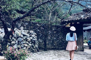 Ngôi nhà cổ giữa cao nguyên đá Hà Giang khiến giới trẻ “phát cuồng”