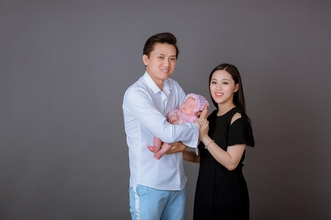 Quách Ngọc Tuyên tiết lộ phản ứng của vợ khi đăng clip hôn bạn diễn nữ - Ảnh 3. Quách Ngọc Tuyên tiết lộ phản ứng của vợ khi đăng clip hôn bạn diễn nữ - Ảnh 3.