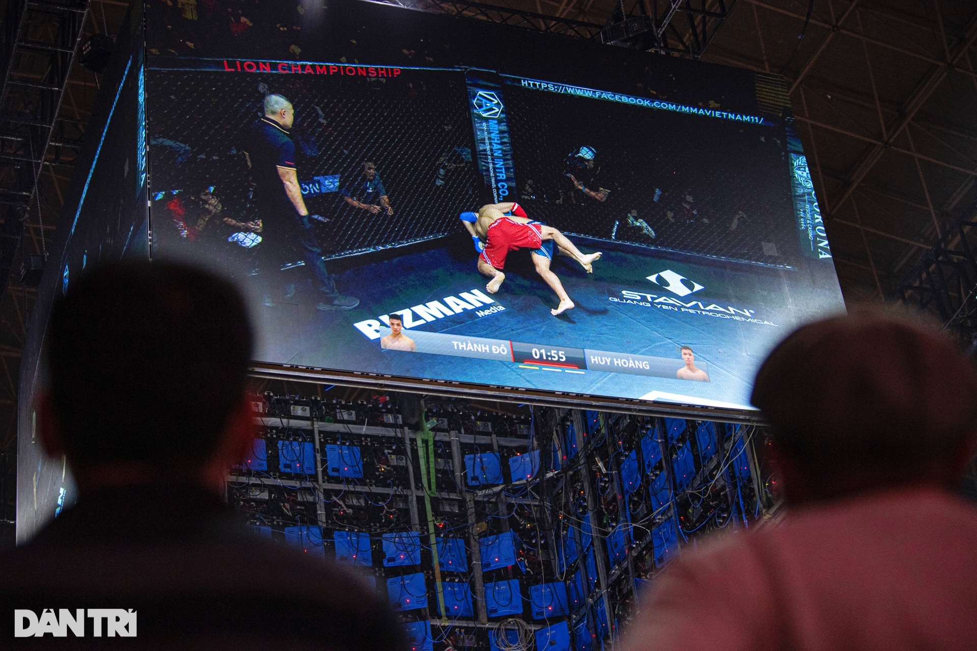 Độc cô cầu bại Duy Nhất tung đòn khiến đối thủ bỏ chạy tại MMA Việt Nam - 4 Độc cô cầu bại Duy Nhất tung đòn khiến đối thủ bỏ chạy tại MMA Việt Nam - 4