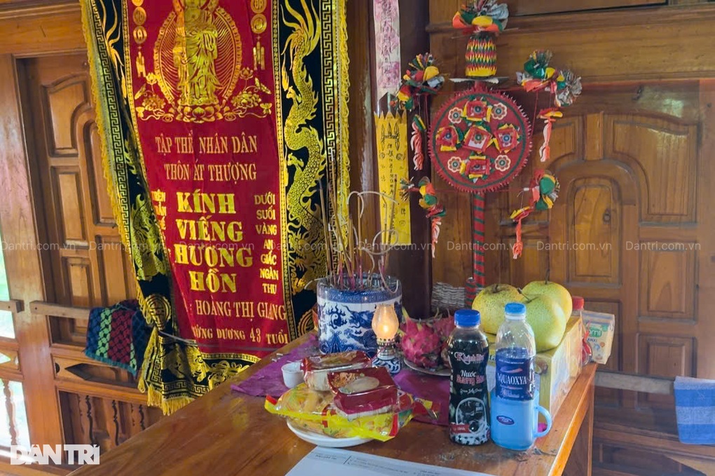 Ông trời đã lấy đi hết tài sản còn cướp cả bà, mẹ và em trai con - 4 Ông trời đã lấy đi hết tài sản còn cướp cả bà, mẹ và em trai con - 4
