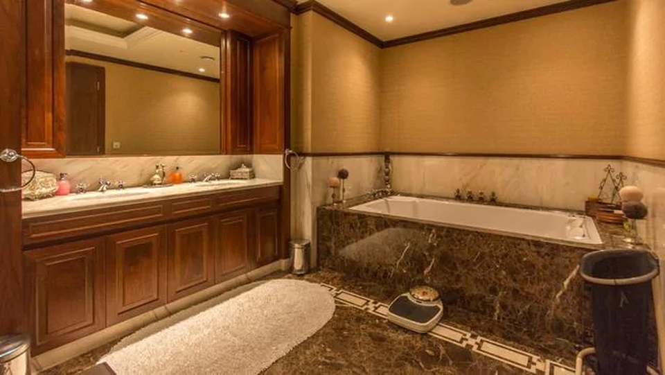 Cận cảnh penthouse 400 tỷ đồng, có cả nút bấm điều trực thăng ở Dubai - 4