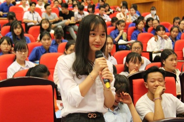 Nhiều thí sinh băn khoăn về cơ hội việc làm sau khi tốt nghiệp