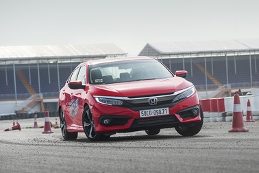 Honda Việt Nam giảm giá ô tô hàng trăm triệu đồng