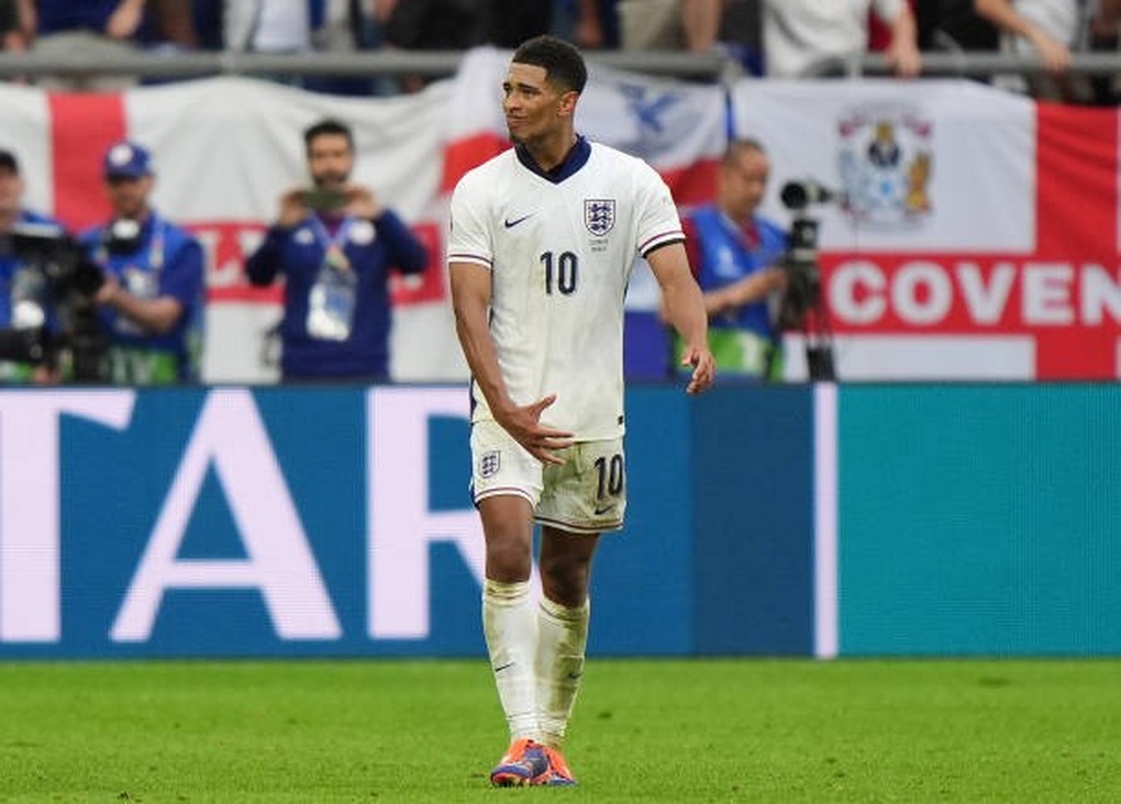 Ăn mừng phản cảm, ngôi sao tuyển Anh lĩnh án phạt của UEFA - 1 Ăn mừng phản cảm, ngôi sao tuyển Anh lĩnh án phạt của UEFA - 1