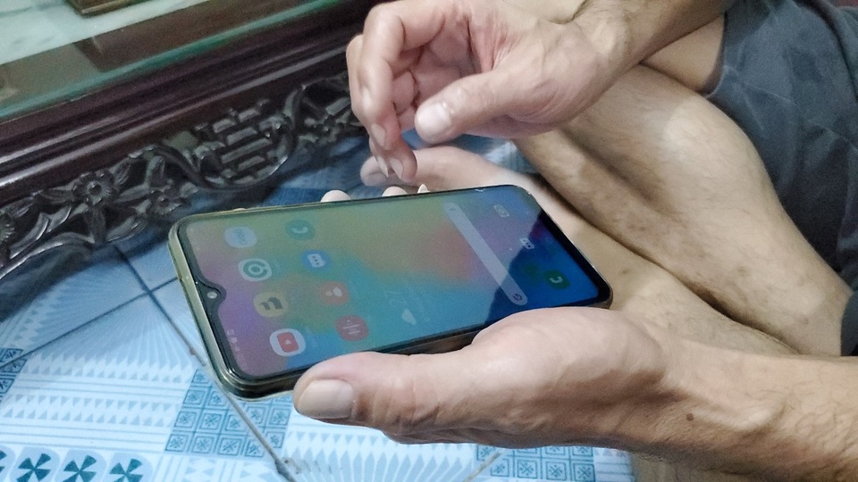 Khi người khiếm thị vươn lên từ đôi bàn tay biết nhìn - 3 Khi người khiếm thị vươn lên từ đôi bàn tay biết nhìn - 3