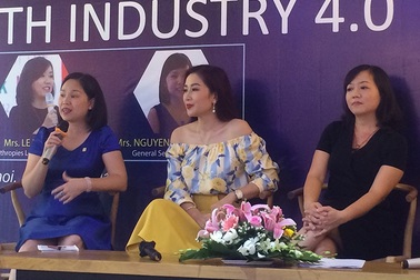 Á hậu Thu Hương: “Phụ nữ ngành công nghệ cần... sexy hơn”