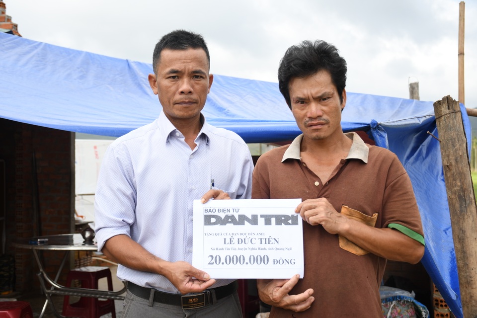 Bạn đọc Dân trí hỗ trợ Bạn đọc Dân trí hỗ trợ