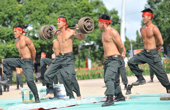 Khai mạc Chung kết Hội thi điều lệnh, bắn súng, võ thuật CAND khu vực phía Nam lần thứ 5 - Ảnh 13.