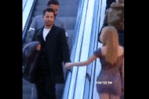 Clip "chàng trai phản ứng bất ngờ khi bị trêu ghẹo" nổi bật tuần qua