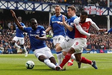 Những khoảnh khắc "tắt lịm" của Arsenal trước Everton