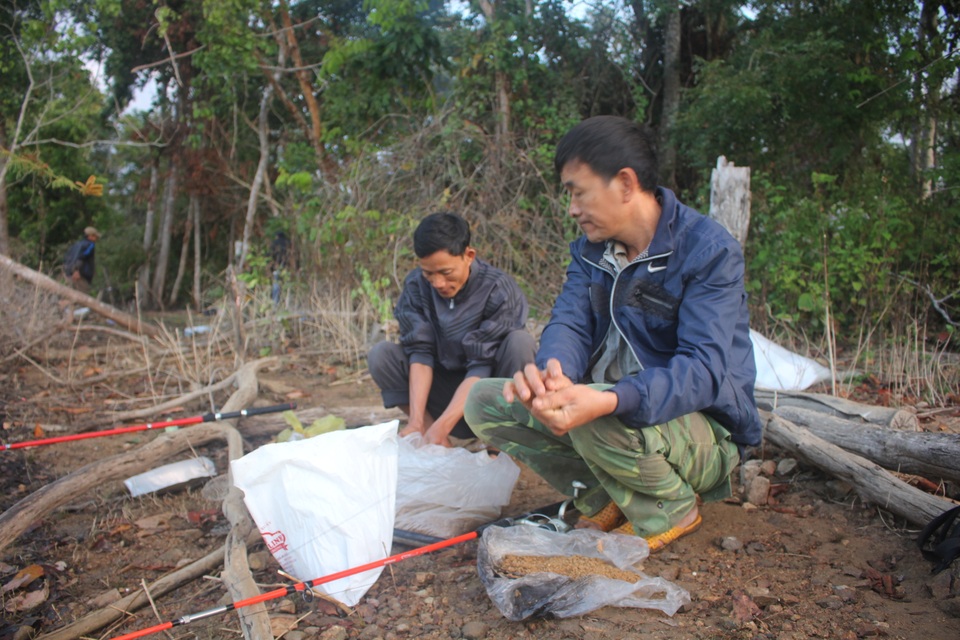 Gia Lai: Theo chân thợ câu săn “thủy quái” trên lòng hồ Ia Mlá - 6 Gia Lai: Theo chân thợ câu săn “thủy quái” trên lòng hồ Ia Mlá - 6