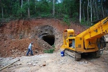 Gia Lai thẳng tay xử lao động TQ trái phép: Khe hở là.. 