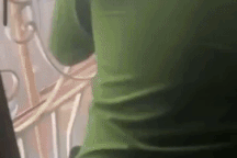 Cháy phòng tập gym ở Hà Nội, cảnh sát dùng búa phá song sắt cứu 3 người