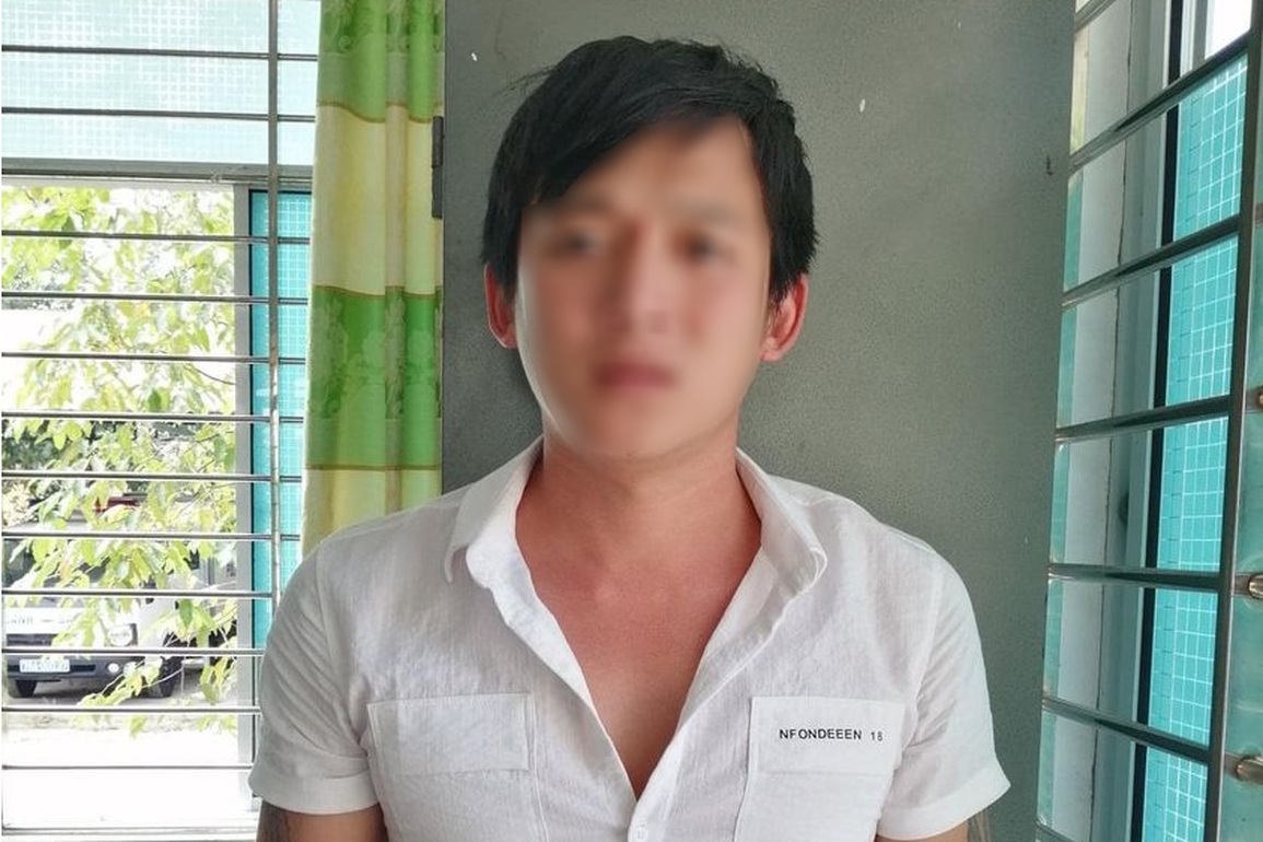 Thanh niên bom 7 bàn tiệc, lừa đảo bằng thủ đoạn cực mới - 1 Thanh niên bom 7 bàn tiệc, lừa đảo bằng thủ đoạn cực mới - 1