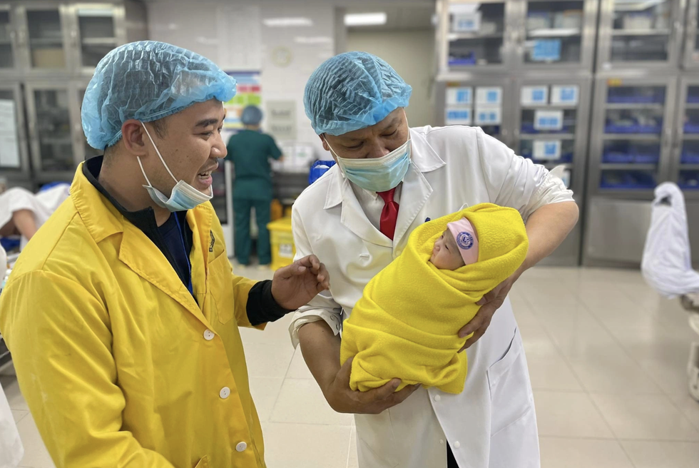 Thưởng tiền sinh con thứ hai - 1 Thưởng tiền sinh con thứ hai - 1