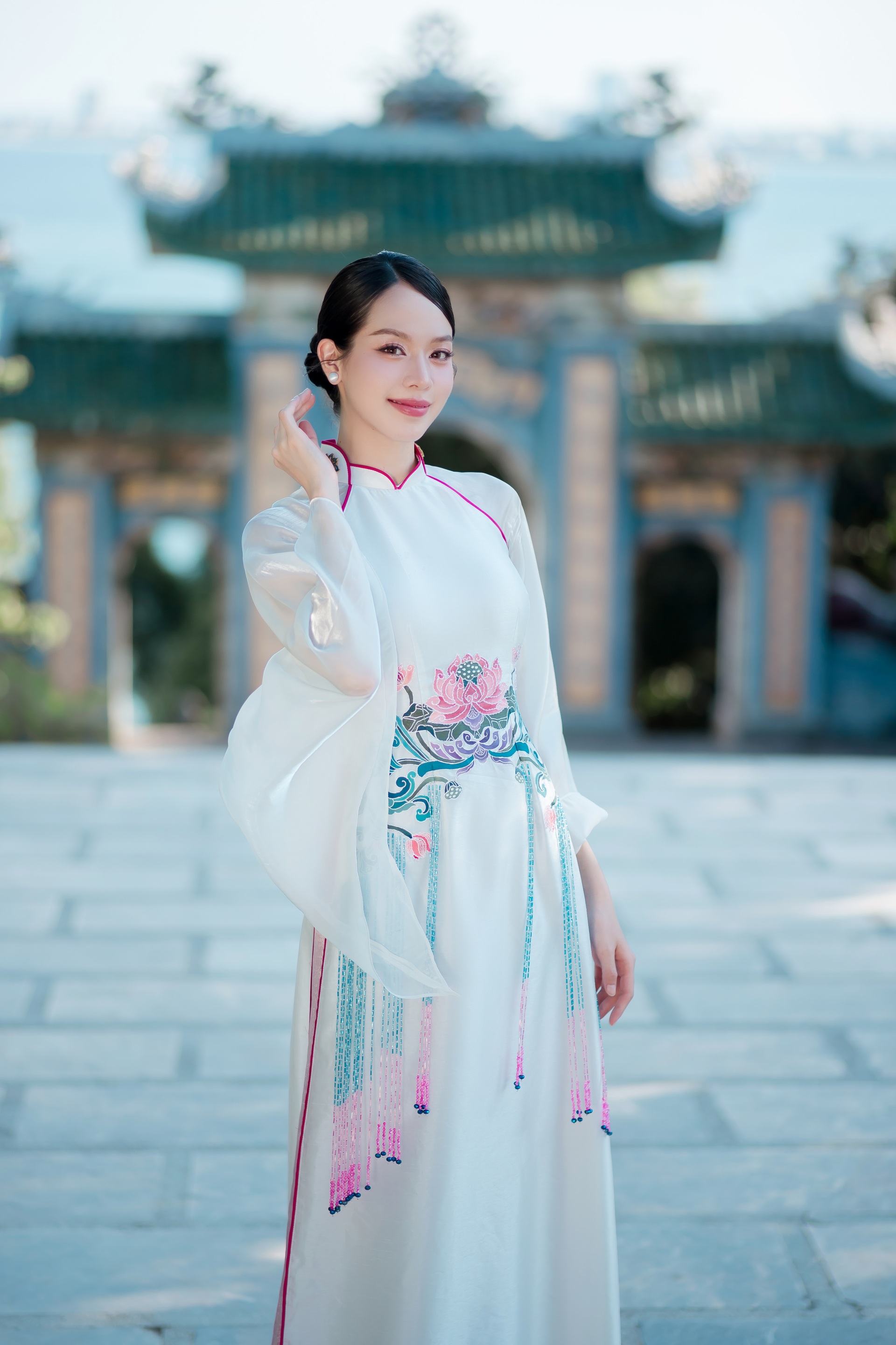 Hoa hậu Thanh Thủy có diện mạo khác lạ khi ở Mỹ, gây tranh luận trái chiều - 13 Hoa hậu Thanh Thủy có diện mạo khác lạ khi ở Mỹ, gây tranh luận trái chiều - 13