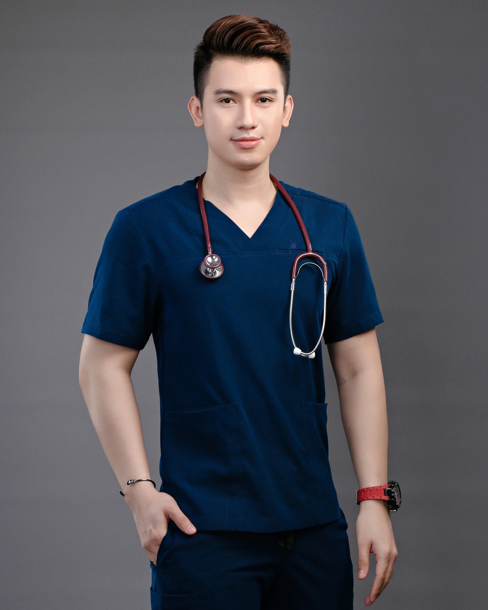 Bác sĩ điển trai nổi tiếng cõi mạng với tuyên bố thích làm phụ nữ có bầu - 2 Bác sĩ điển trai nổi tiếng cõi mạng với tuyên bố thích làm phụ nữ có bầu - 2