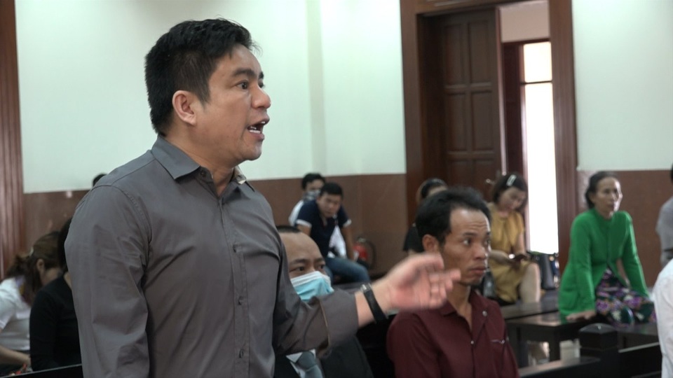 Tòa đề nghị dẫn giải nhân chứng trong vụ bác sỹ Chiêm Quốc Thái bị chém - 2 Tòa đề nghị dẫn giải nhân chứng trong vụ bác sỹ Chiêm Quốc Thái bị chém - 2