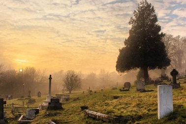 Thị trưởng Pháp cấm người dân chết vào cuối tuần