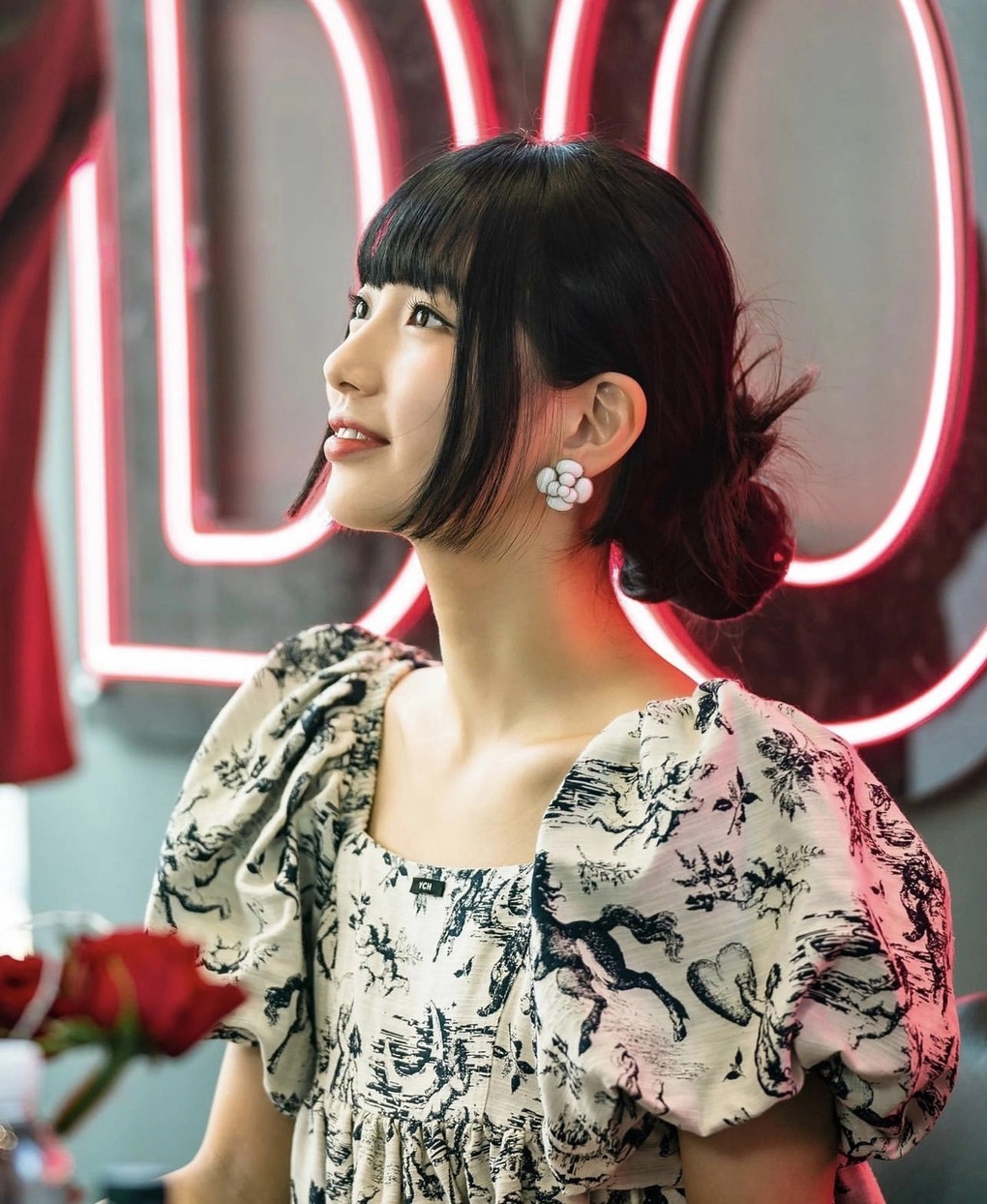 Suzy ăn mặc vừa gợi cảm, vừa cá tính trong phim Doona - 2 Suzy ăn mặc vừa gợi cảm, vừa cá tính trong phim Doona - 2