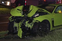 Con trai đâm hỏng siêu xe mới mua của bố, bảo hiểm từ chối chi trả