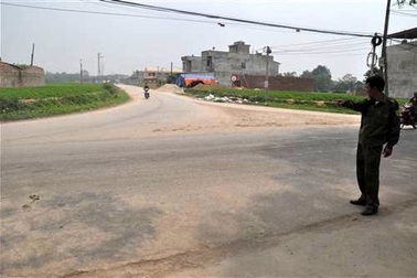 Tống đạt khởi tố lái xe biển xanh khiến 5 học sinh thương vong