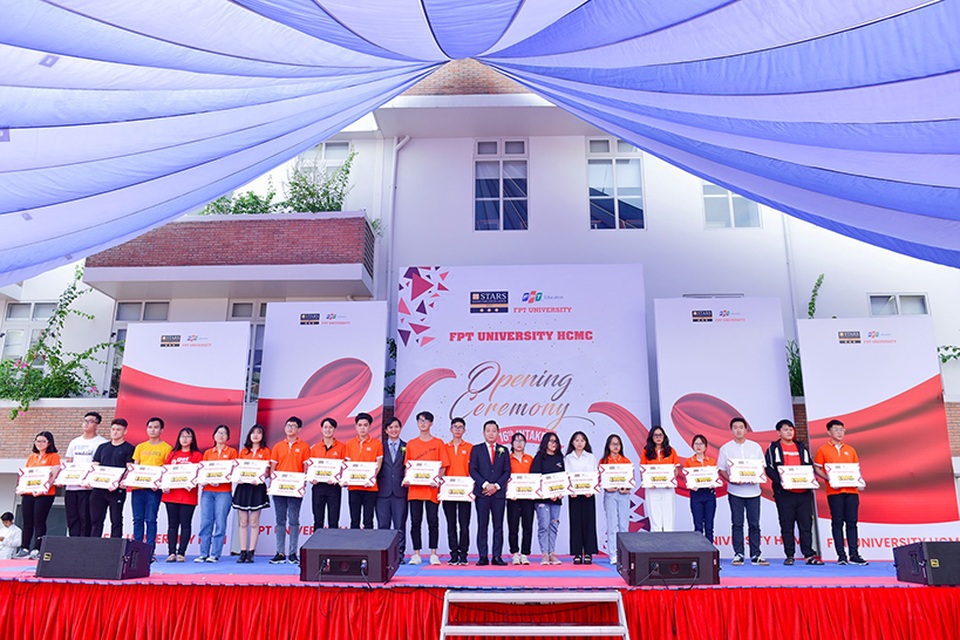 Tuyển thí sinh top đầu, ĐH FPT khai giảng sớm - 2 Tuyển thí sinh top đầu, ĐH FPT khai giảng sớm - 2